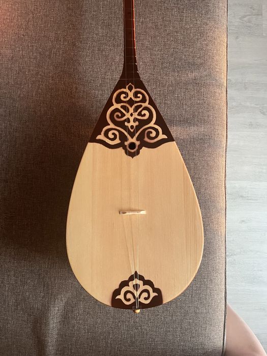 Домбыра казахская