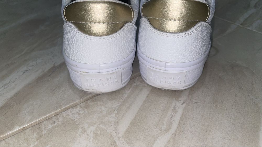 Tommy hilfiger кецове