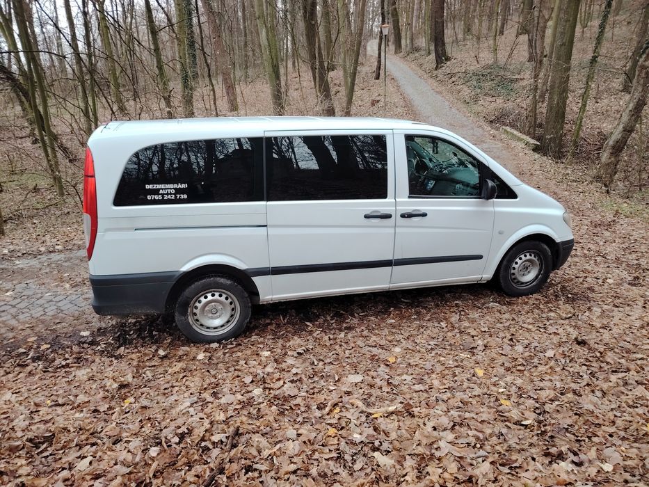Vând vito 8+1  an 2010