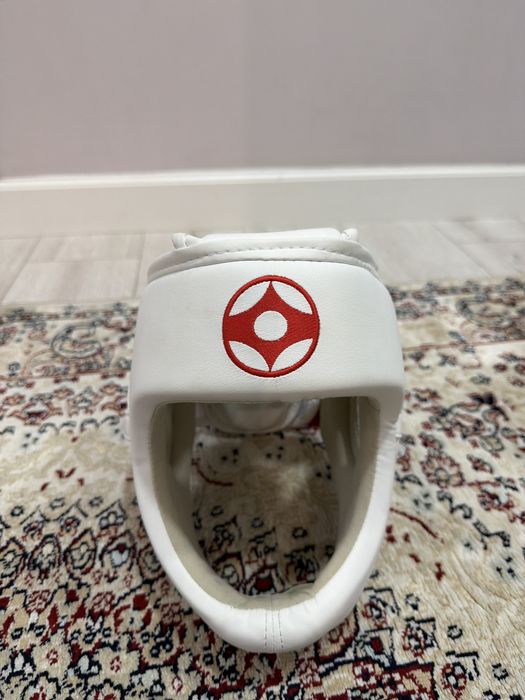 Шлем кереушинкай каратэ