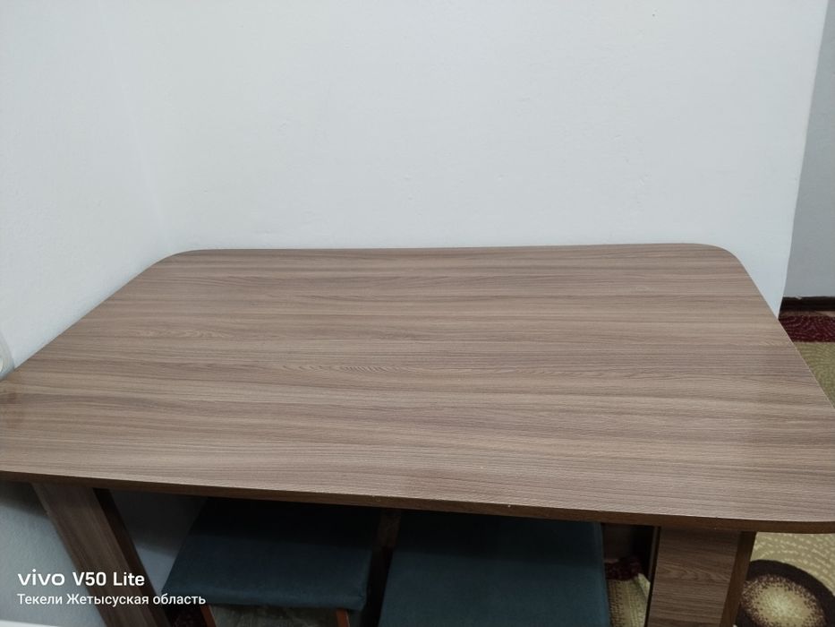 Срочно продам стол