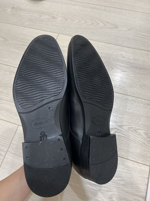 Продам новые парадные туфли