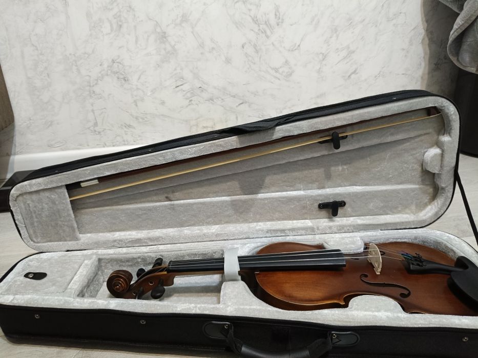 Продам скрипку R.Empire