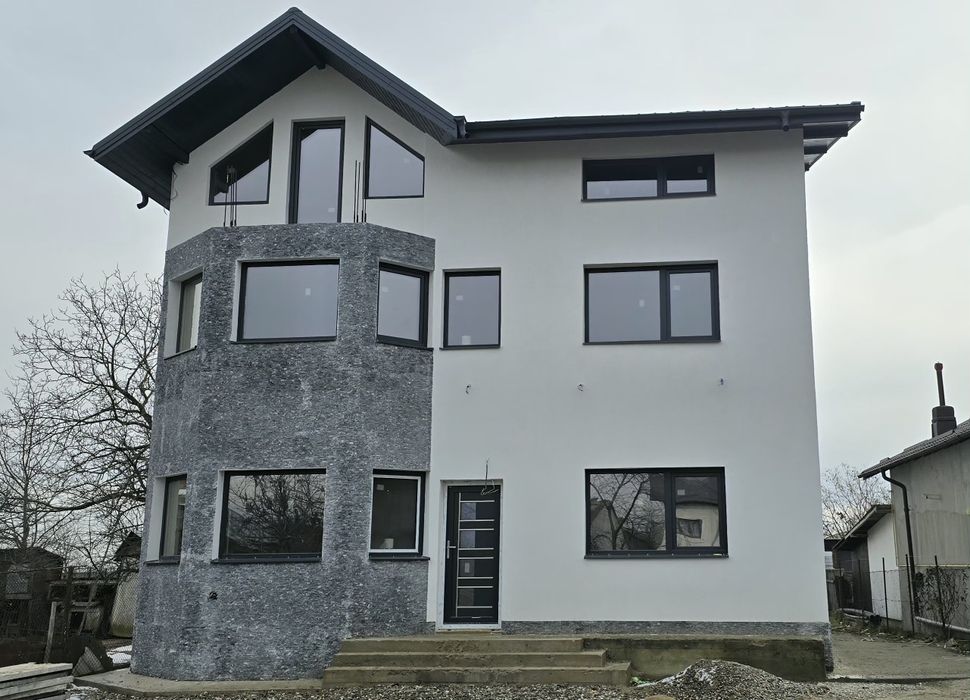 Vila de vanzare la 3 minute de Târgoviște, in Dumbrava