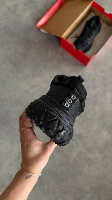 Acg MOUNTAIN Fly 2 Low “Triple Black”
