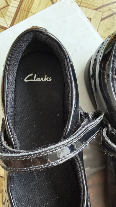 Туфди для девлчки Clarks оригинал