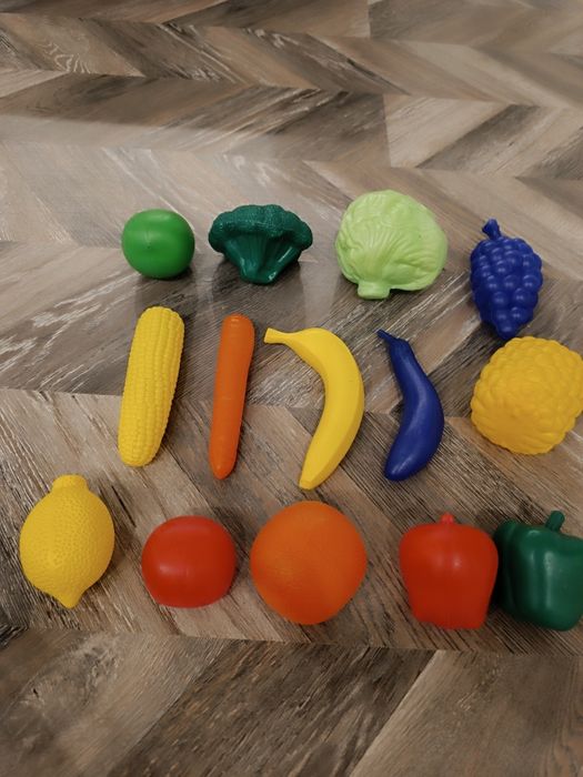 Продам б/у игрушки Овощи и Фрукты