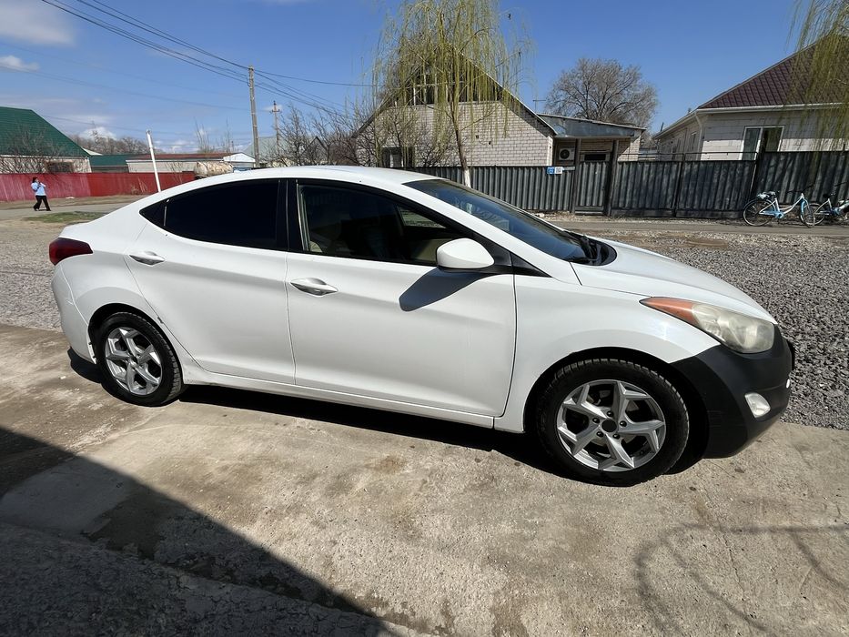 Элантра 2011 год 1,8