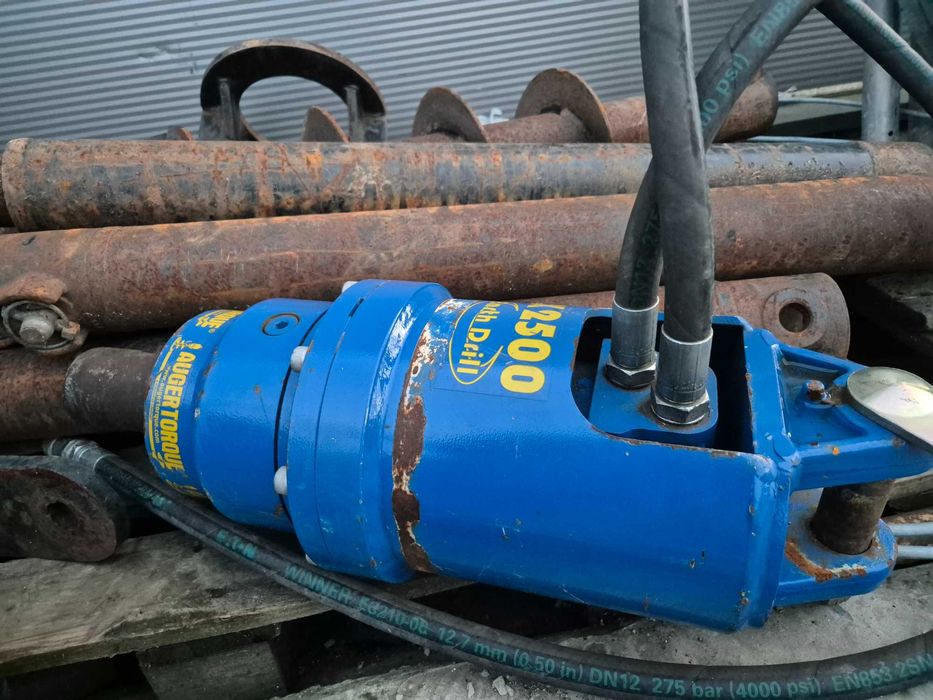 Foreza hidraulica AUGER TORQUE Model X2500 pentru subtraversari