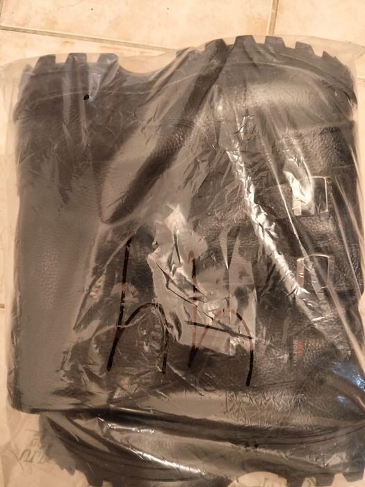 Мужские сапоги продаётся