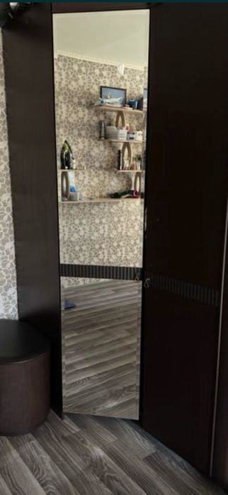 Продам угловой шкаф!