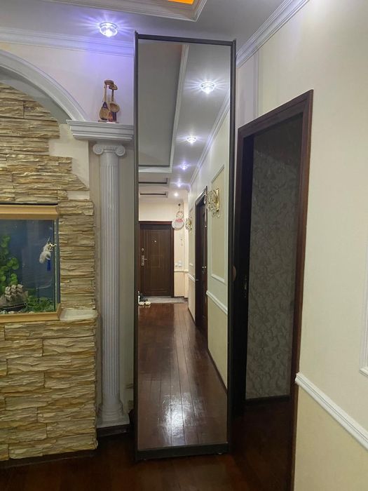 Продаю 6 зеркал. Размеры высота 2.53см. Ширина 61см