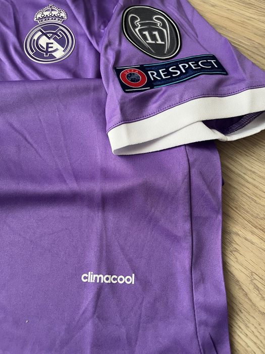 Tricou de fotbal Real Madrid Cr7 Cristiano Ronaldo 7 marime M nou modelul mov finala Cardiff