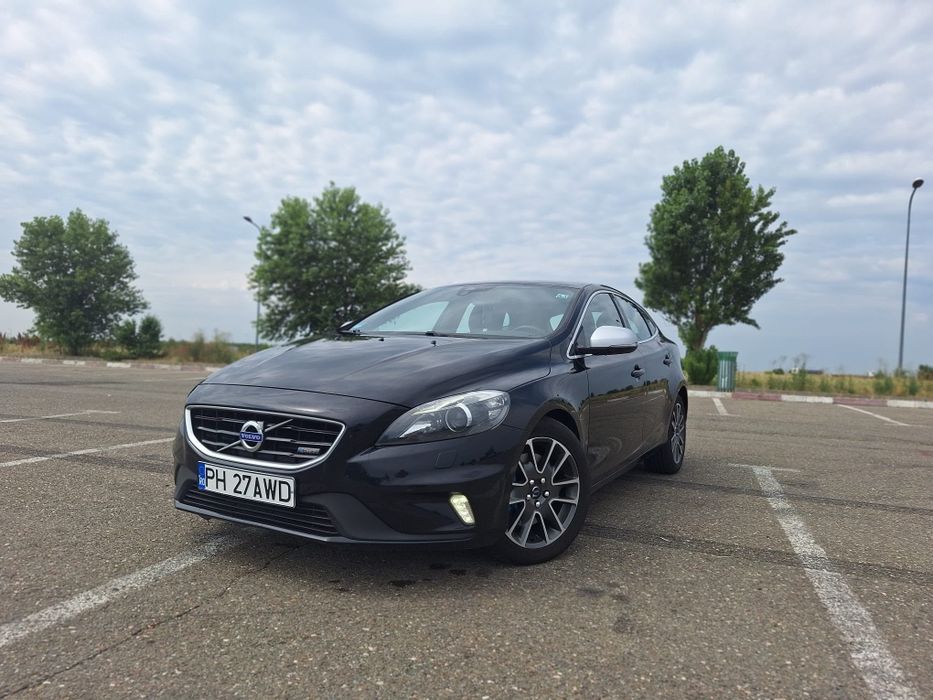 Volvo V40-2.0 D R-Design