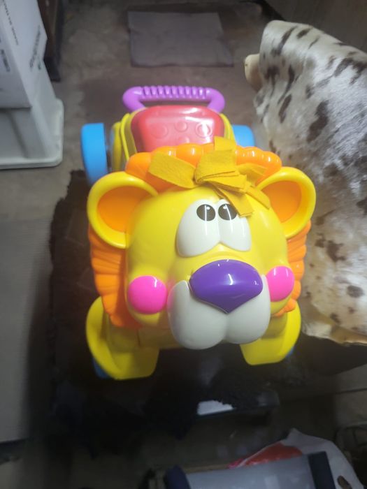 Продам детскую каталку (толокар)