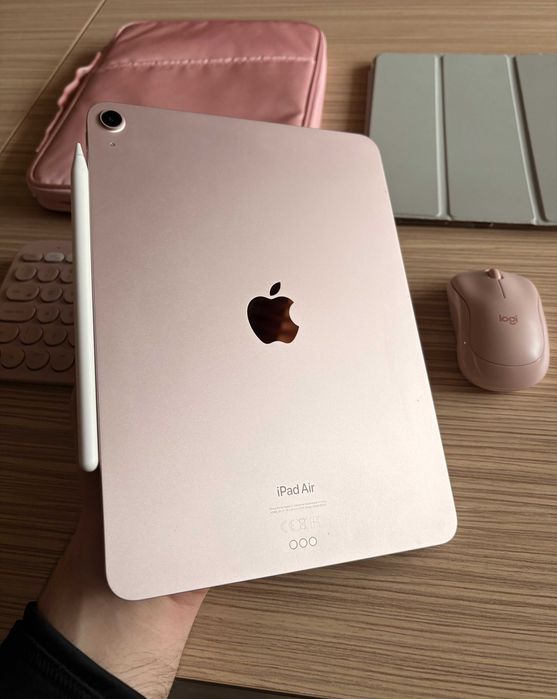 iPad Air 5 - M1, 11 inch + Аксесоари