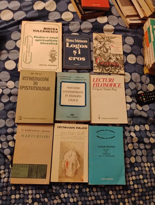 Carte filosofie, istorie, literatura.