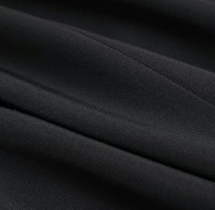 Жилет черный