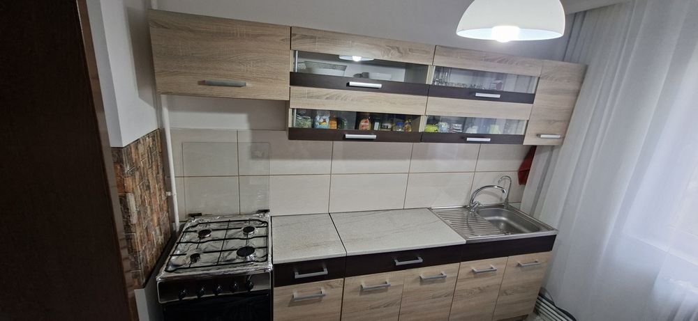 Mobila bucatarie completa cu aragaz si chiuveta