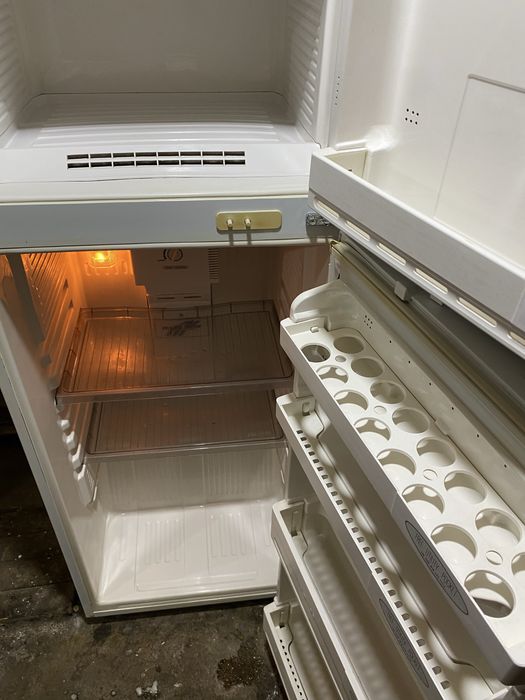 Холодильник SAMSUNG