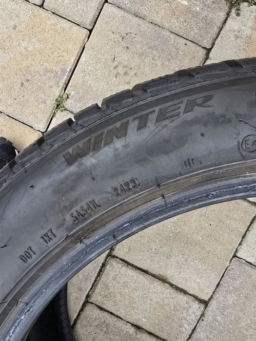Cauciucuri iarnă pirelli sottozero 3 255/45/19