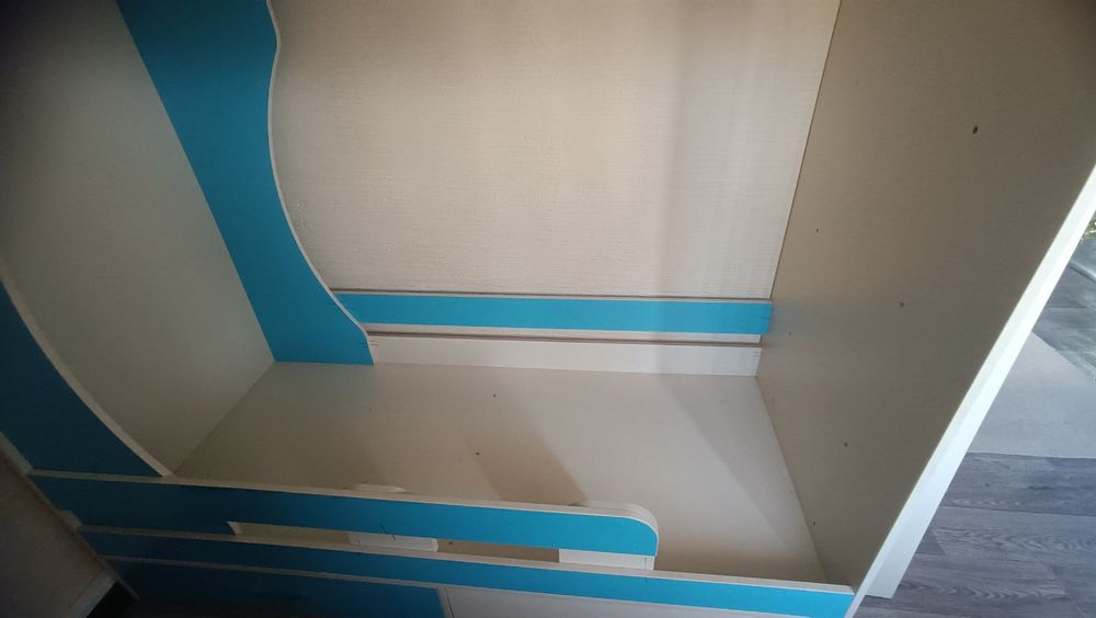 Кровать двухъярусная