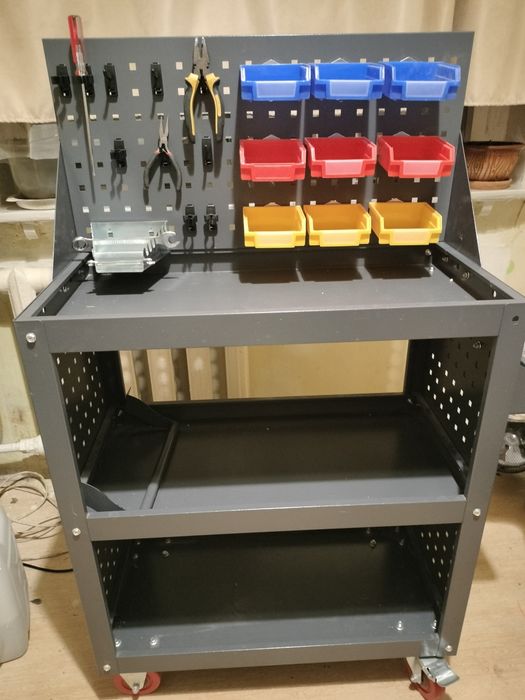 Тележка для инструментов, верстак