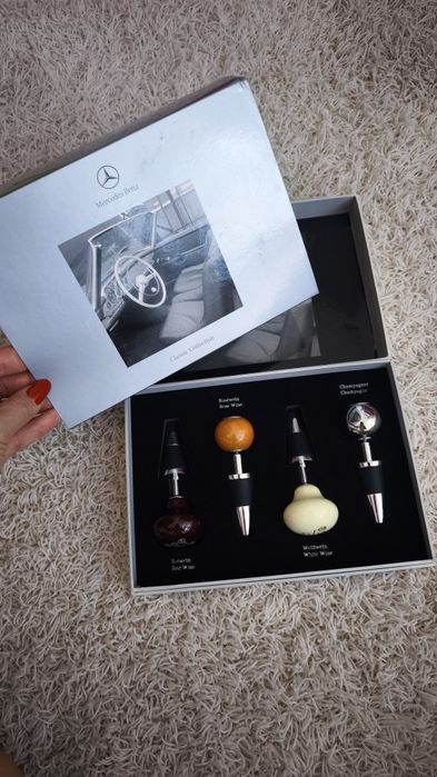 Set cadou 4 dopuri pentru vin – Red Wine, Rosé, White Wine, Champagne
