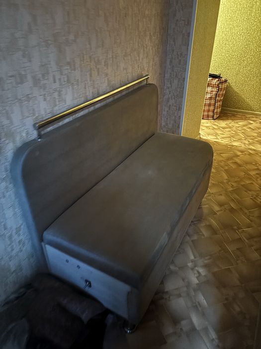 Угловой диван на кухню