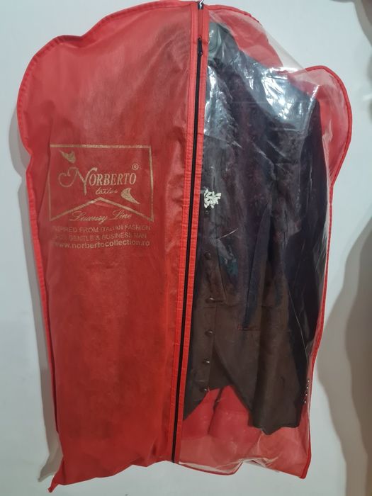 Vând costum pentru copii 9-11 ani