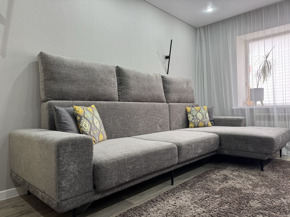 Диван покупали в Априори