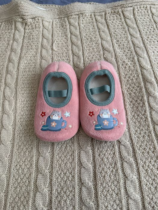Продам детские тапочки