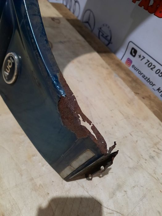 Крыло правое на Ауди В4