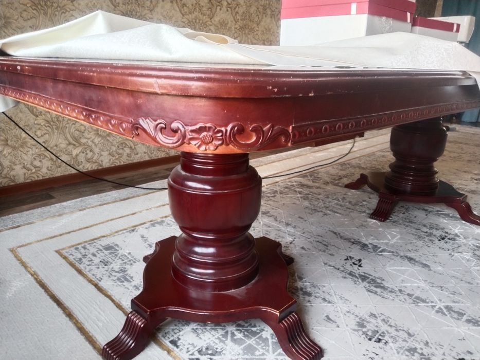 Стол орындық сатылады.