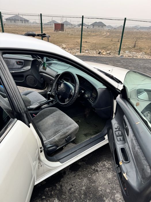 продается toyota carina ed