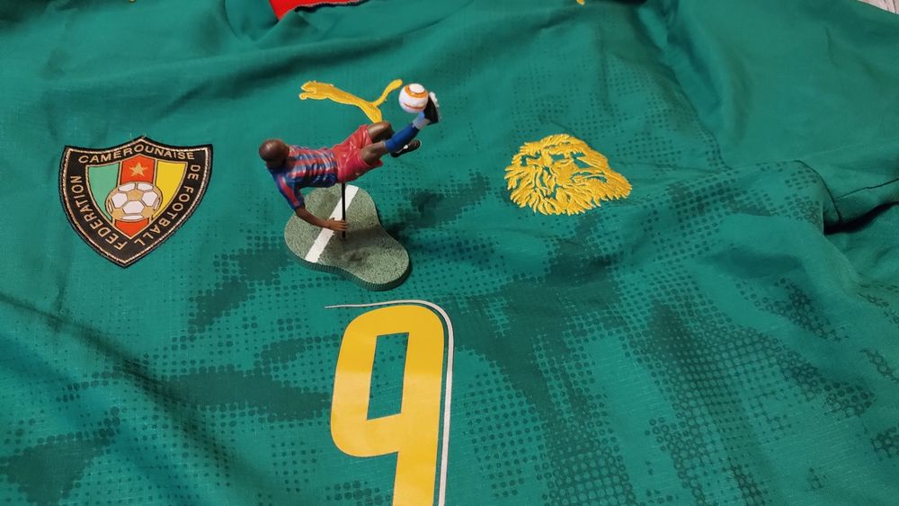 Eto'o -tricou și figurina