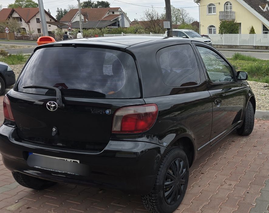 Toyota Yaris 1.0 benzină, 998 cm³, hatchback, stare bună, ideală oraș