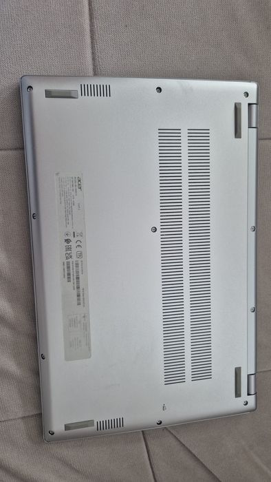 Vând laptop Acer Swift 3