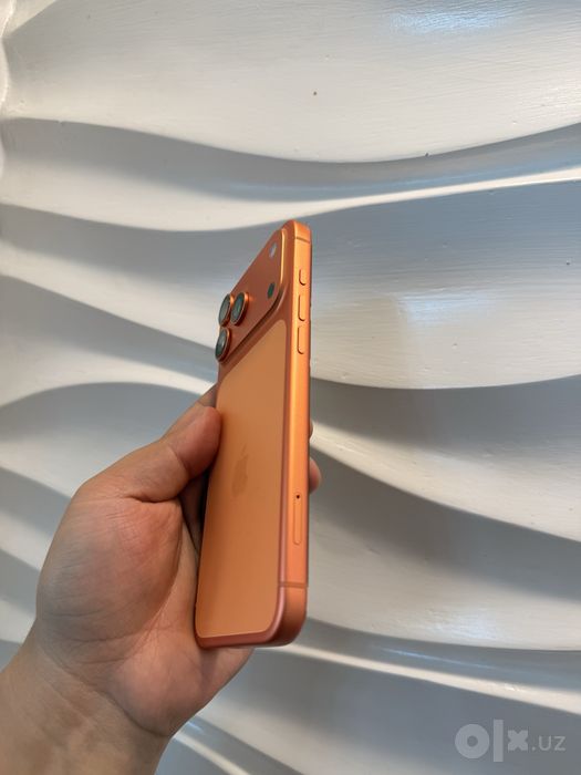 Iphone 17pro max Orange