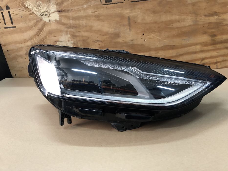 Far dreapta Full led Audi A4 B9 Facelift - 8W0941012