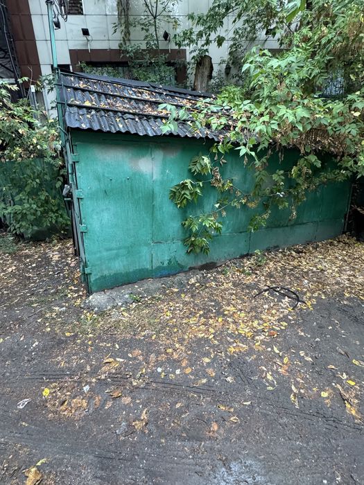 Гараж  для машины и много всего