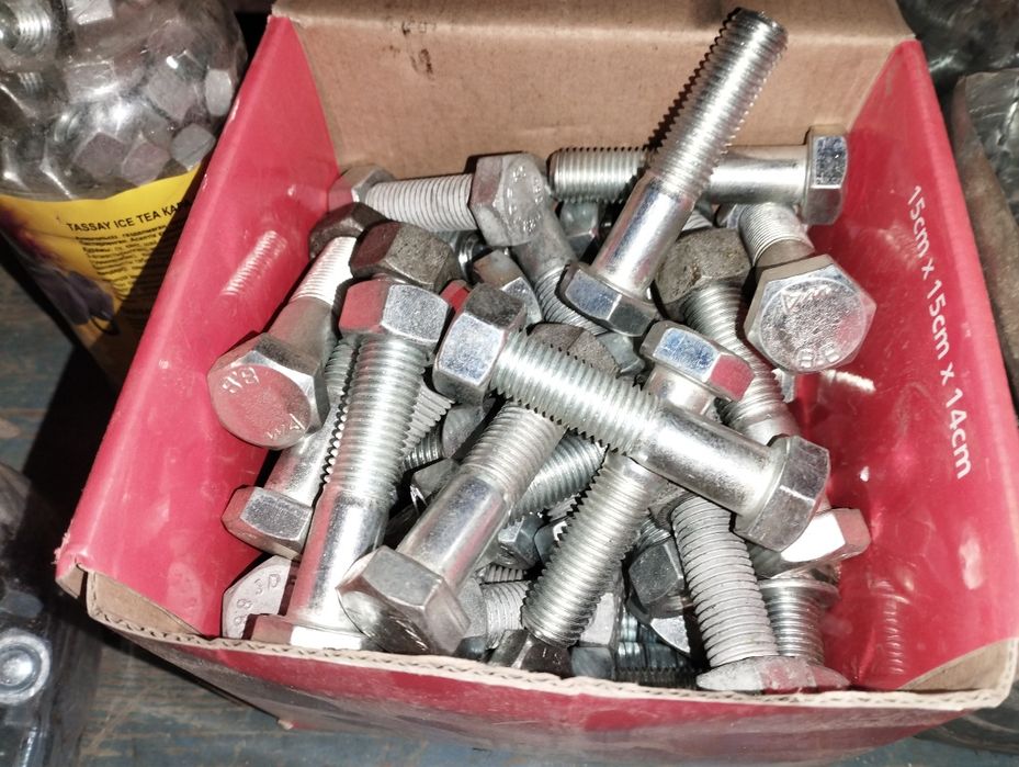 Продам болты гаики