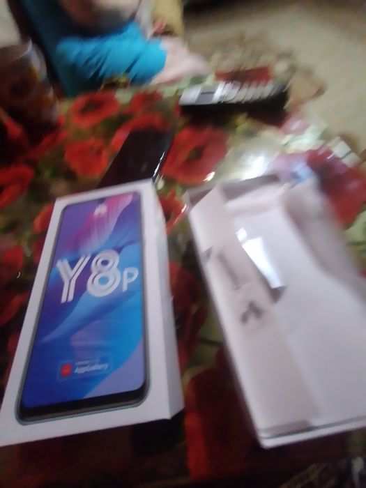 Продаю телефон Huawei y8p