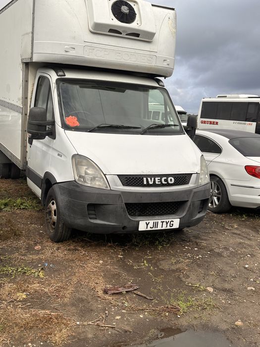 Dezmembrez iveco  daily 2011 2.3