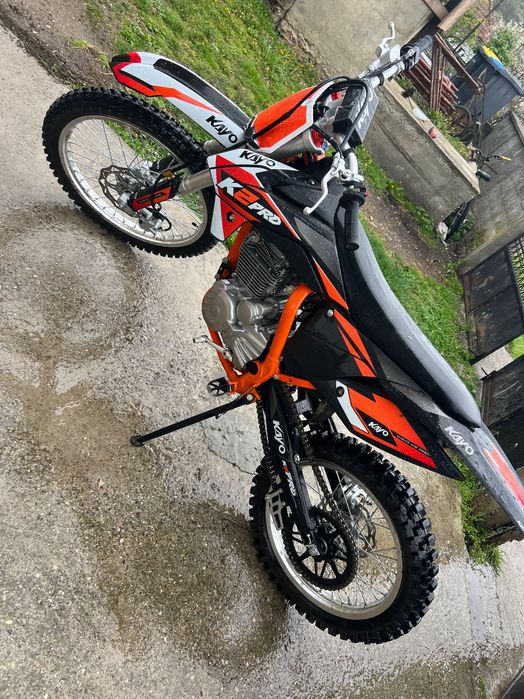 Vand motocros Kayo 250cc   Sau schib cu biciglete