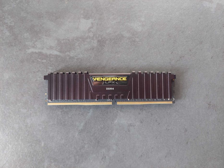 16 GB RAM DDR4 3200 MHz Corsair Vengeance - TESTAT - CL16 - Single Stick
