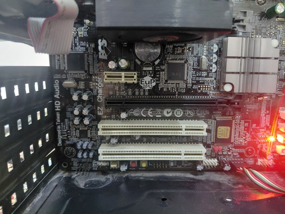 Продам компютер 730gt/i3/8gb/1.5tb