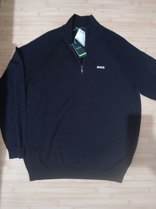 Pulover boss nr xl.nou originals