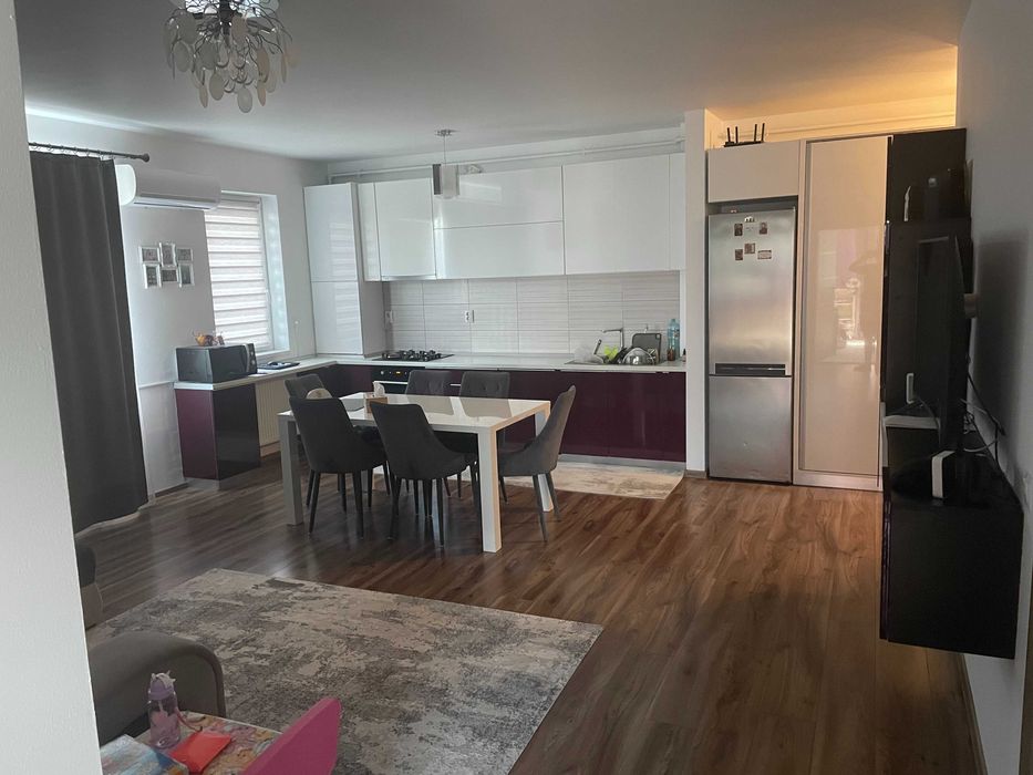 Inchiriez Apartament 3 camere, str. Stadionului