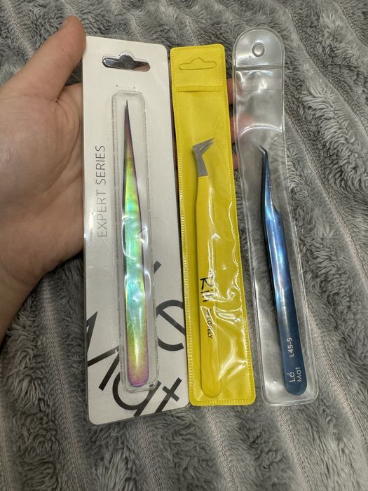 Материалы для наращивание ресниц.Всё имеется для старта